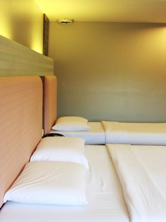 Pradipat Hotel Bangkok Extérieur photo