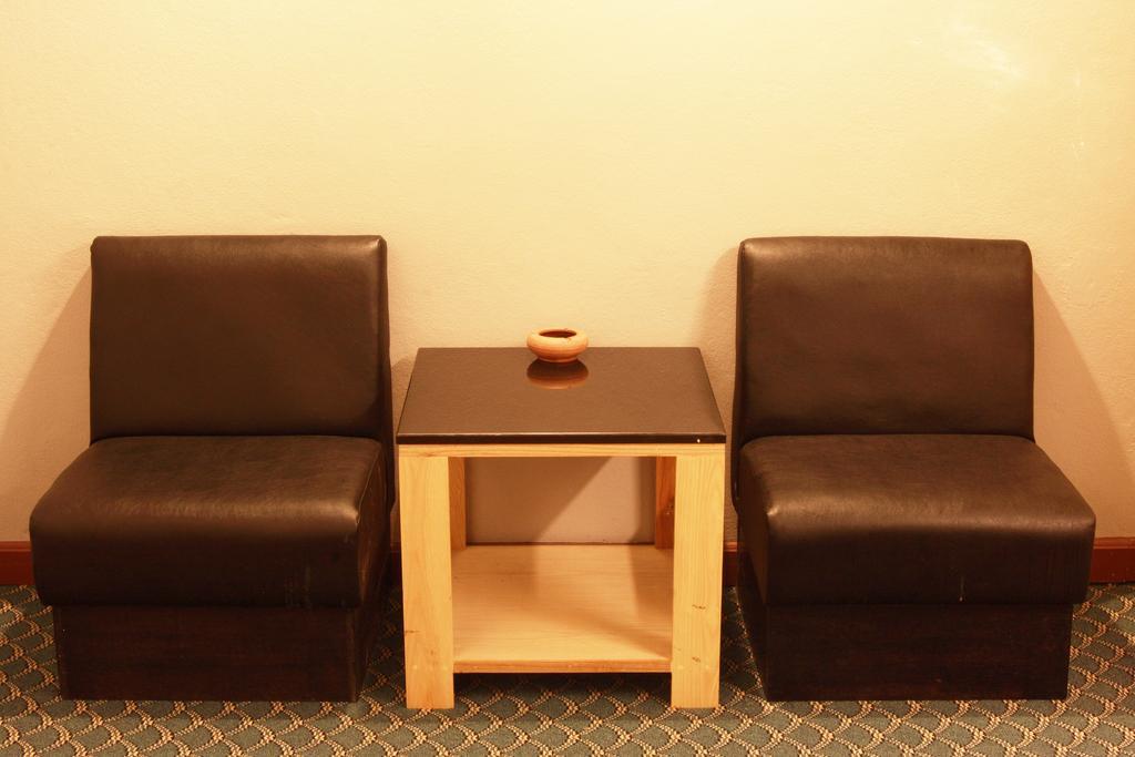 Pradipat Hotel Bangkok Extérieur photo