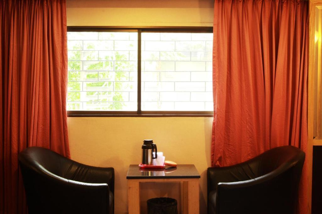 Pradipat Hotel Bangkok Chambre photo