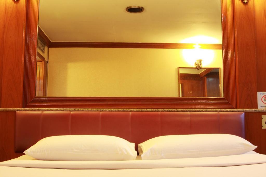 Pradipat Hotel Bangkok Chambre photo