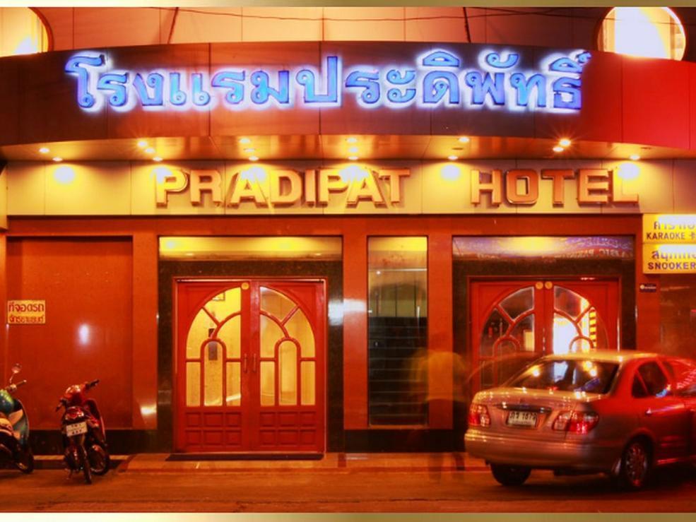 Pradipat Hotel Bangkok Extérieur photo